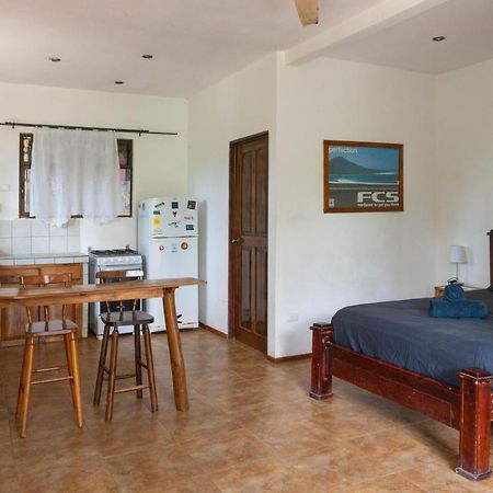 Chicama : Burnt Toast Surfcamp Apartment Nosara Exterior photo