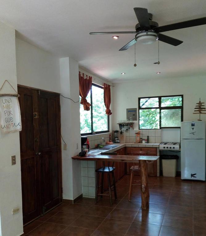 Chicama : Burnt Toast Surfcamp Apartment Nosara Exterior photo